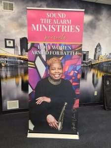 Retractable Banner Stand3